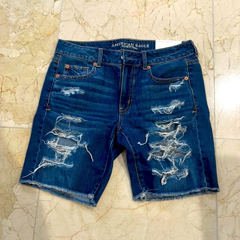 American Eagle Tomgirl Bermuda shorts.